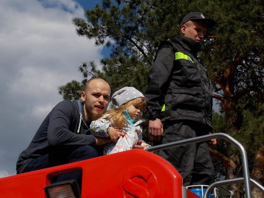 Legionowo: Dzień Otwartych Strażnic najbardziej ucieszył dzieci!
