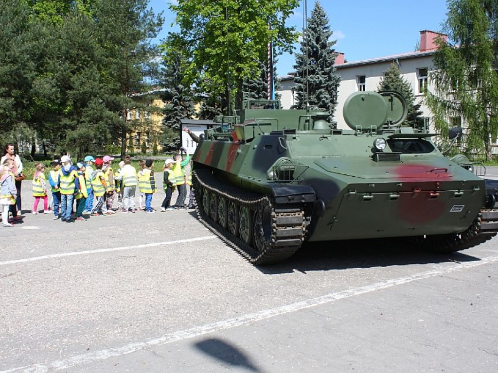 Zegrze: Dzień otwartych koszar w rocznicę zakończenia wojny