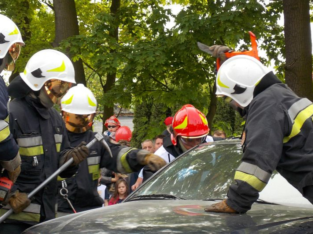 Legionowski: Święto strażaków. Czerwone samochody pod Areną