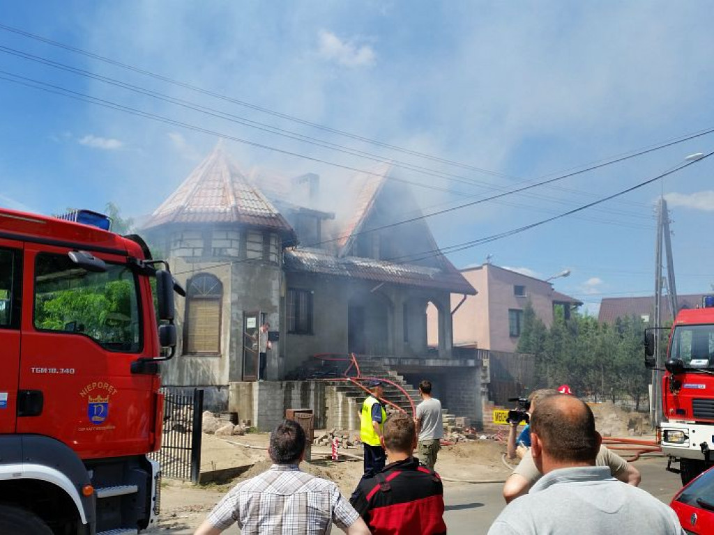Legionowo: Pożar domu jednorodzinnego przy ul. Grudzie