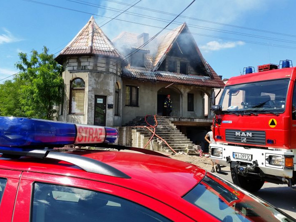 Legionowo: Pożar domu jednorodzinnego przy ul. Grudzie