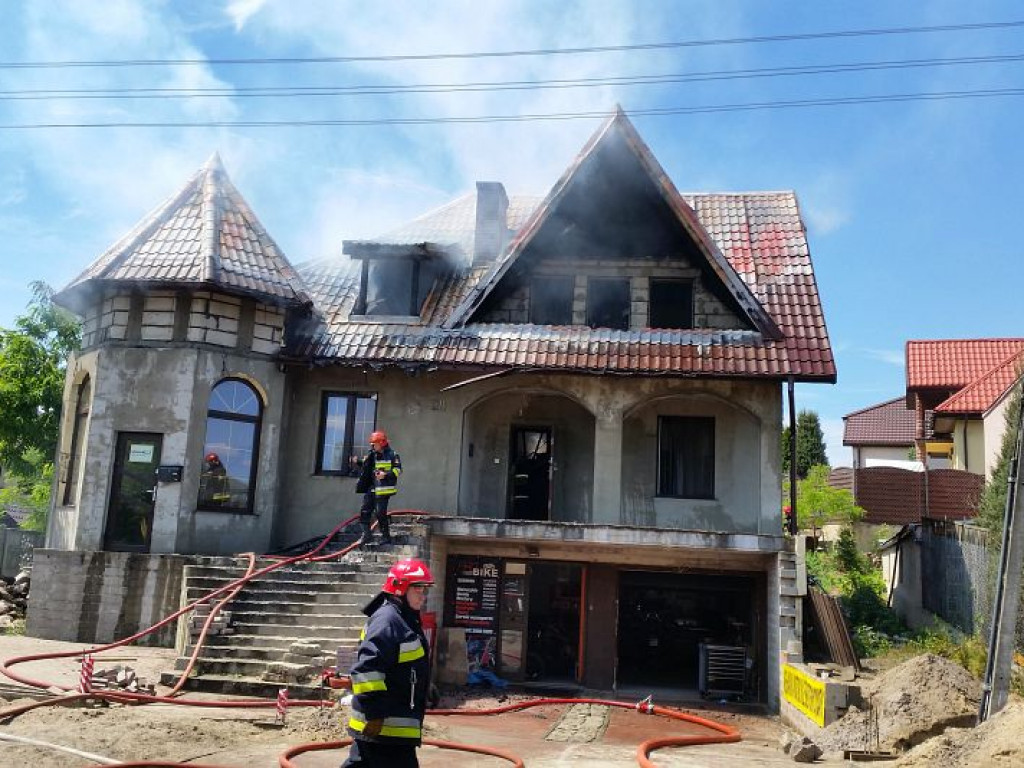 Legionowo: Pożar domu jednorodzinnego przy ul. Grudzie