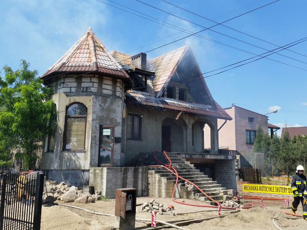 Legionowo: Pożar domu jednorodzinnego przy ul. Grudzie