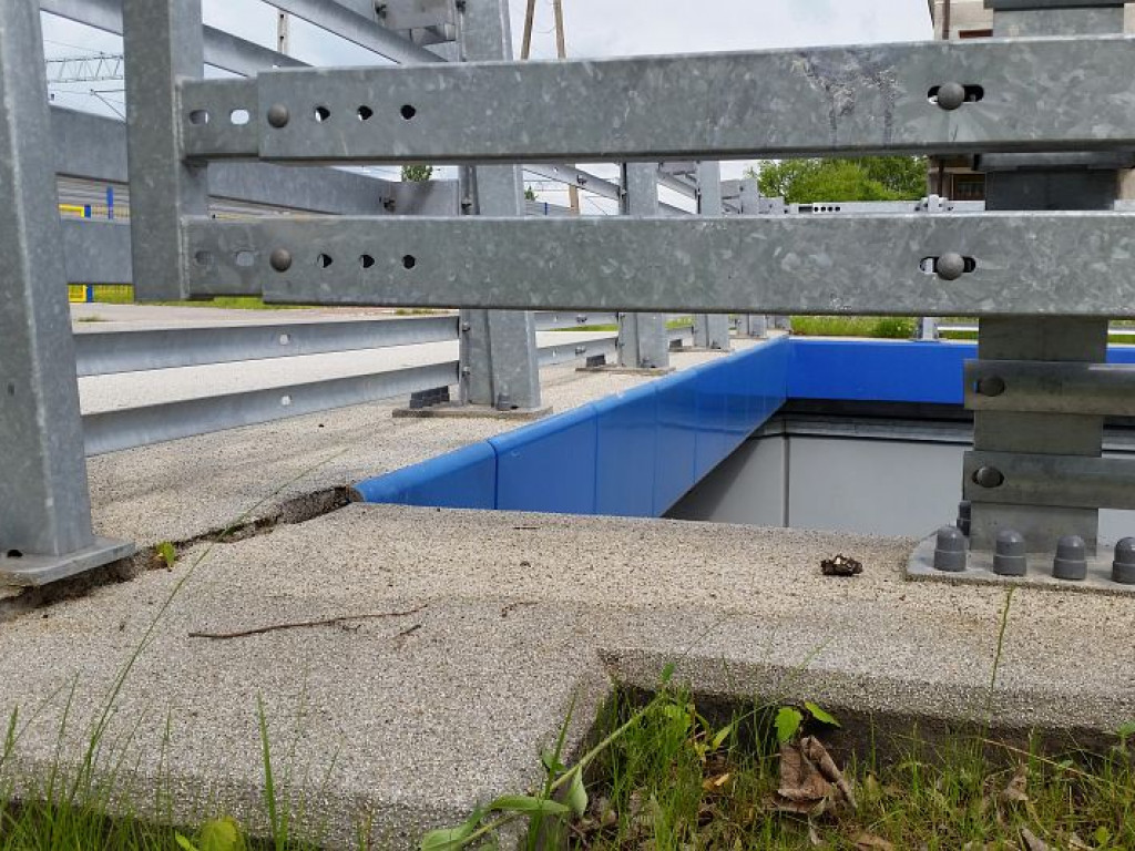 Legionowo: Barierki przy tunelu do poprawki