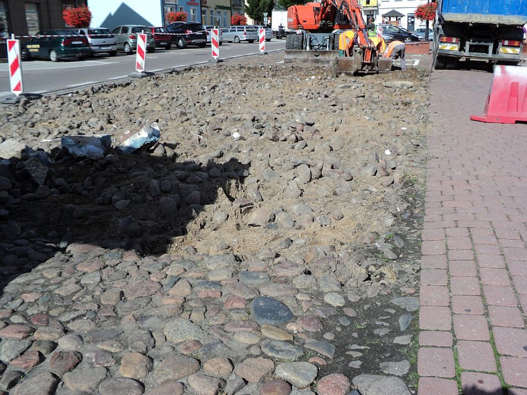 Serock: Remont nawierzchni rynku. Co z zabytkowym brukiem?
