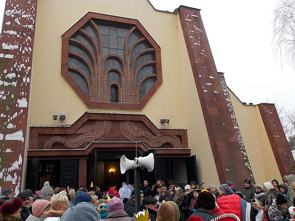 Legionowo, Jabłonna: Ulicami przeszły Orszaki Trzech Króli (wideo)
