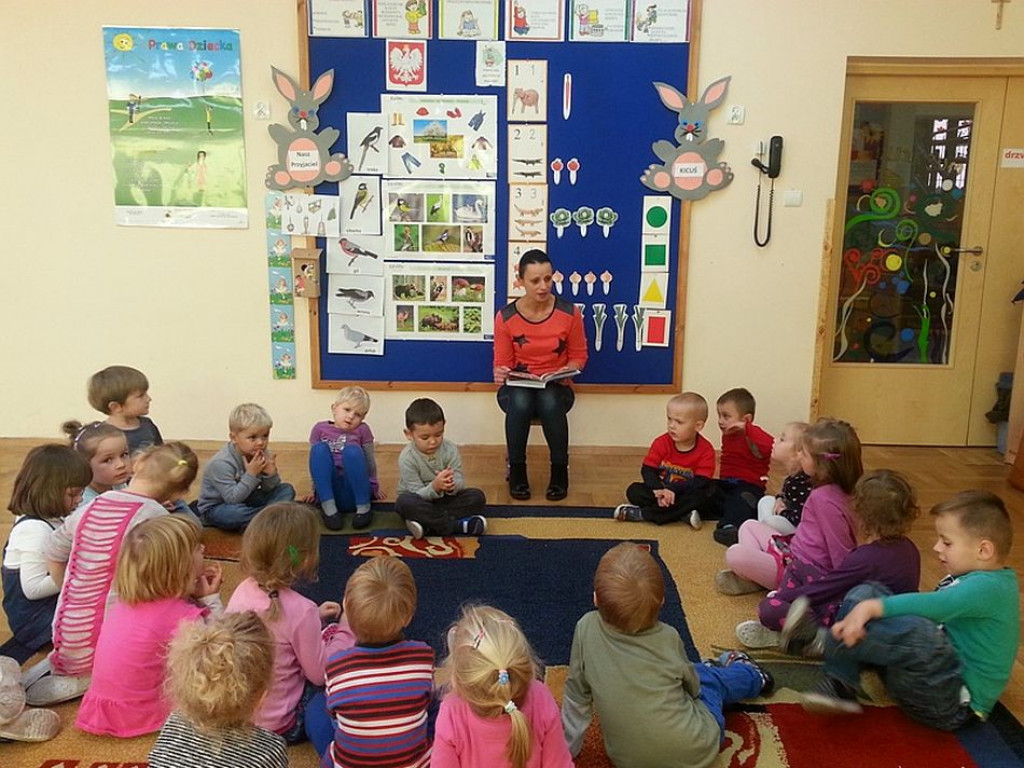Mikołajkowe czytanie z mamą i tatą w Zespole Szkolno-Przedszkolnym nr 2