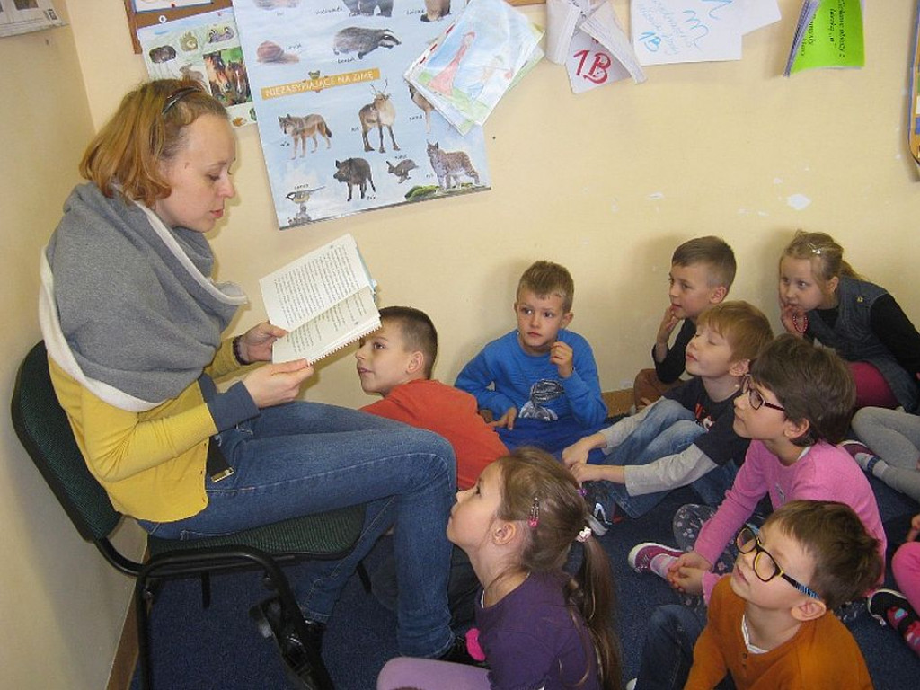 Mikołajkowe czytanie z mamą i tatą w Zespole Szkolno-Przedszkolnym nr 2