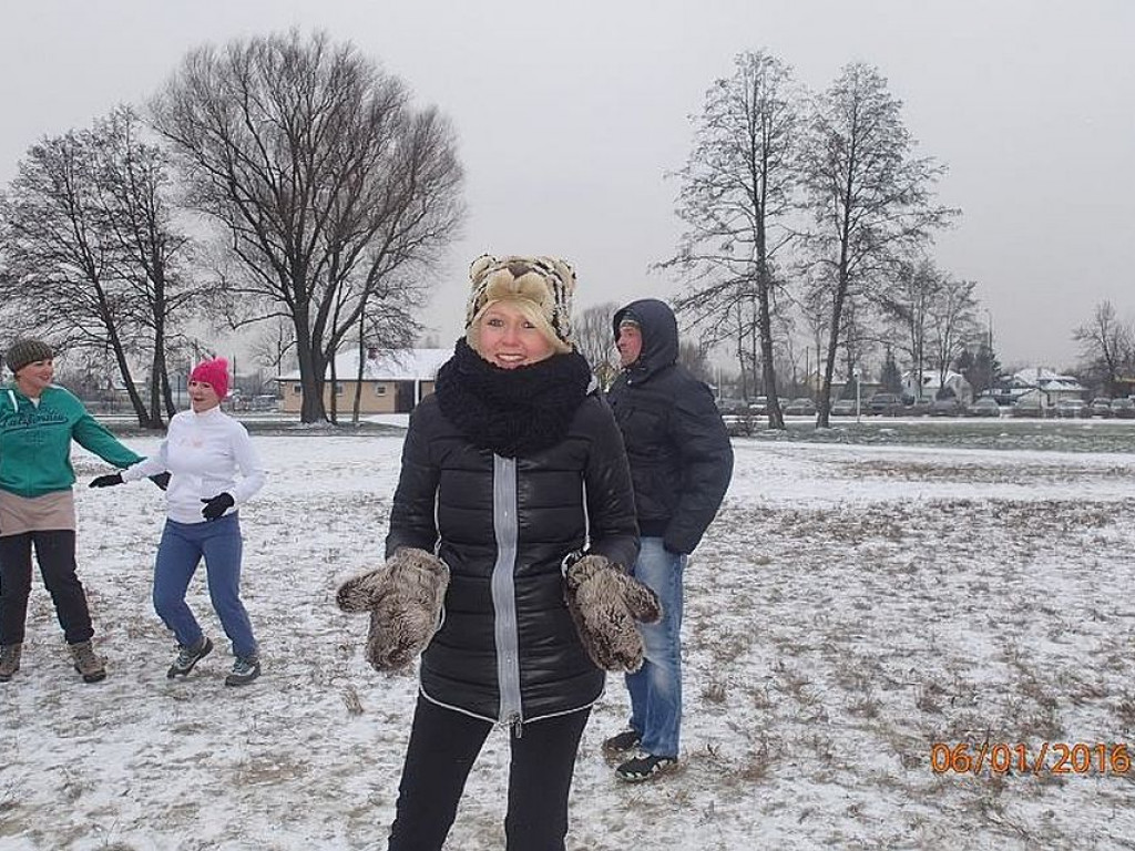 Kąpiel morsów w Zalewie Zegrzyńskim. Nietypowy przerębel w kształcie... serca