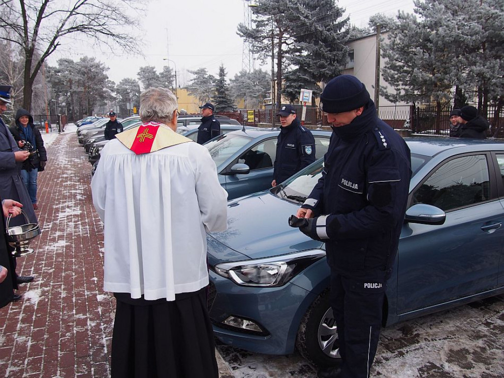 Legionowo: Policjanci dostali dziewięć nowych radiowozów
