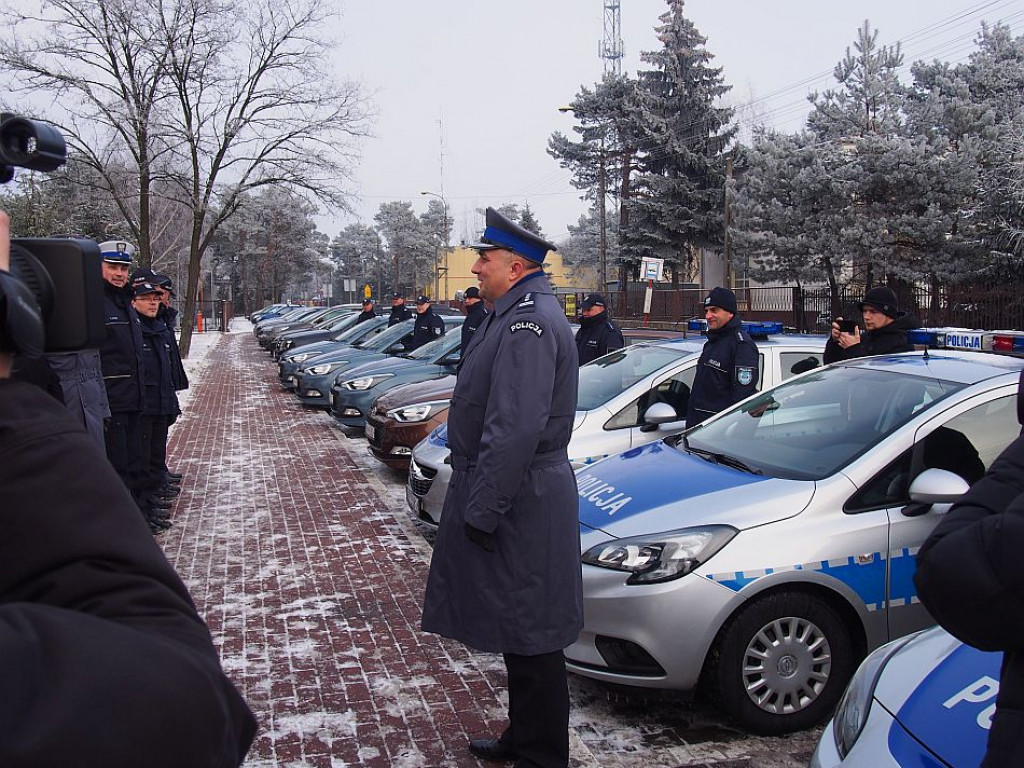 Legionowo: Policjanci dostali dziewięć nowych radiowozów