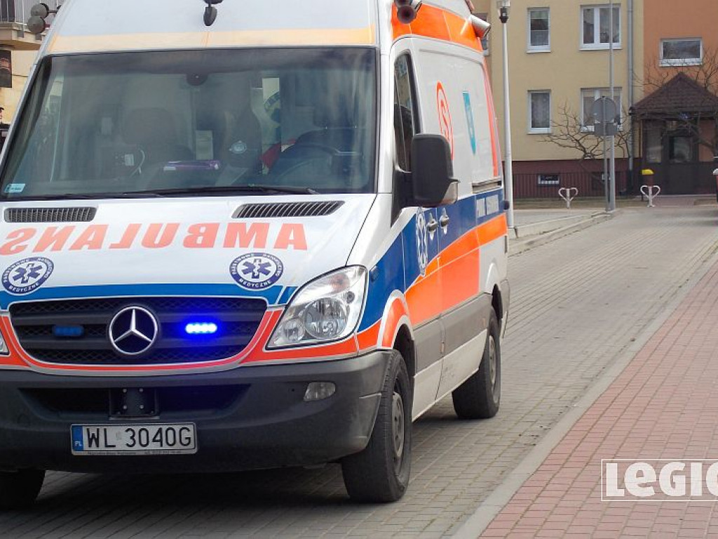 Legionowo: Pożar w bloku przy Zegrzyńskiej. Płonęły meble na balkonie (wideo)