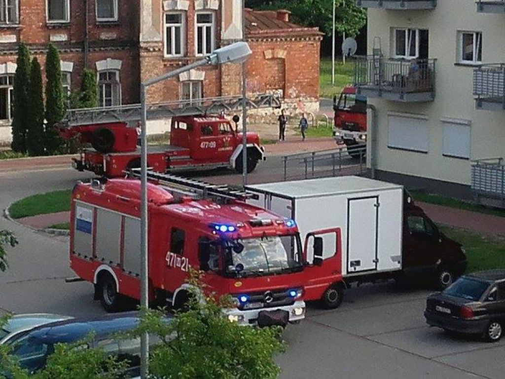 Legionowo: Trzy wozy strażackie pojechały gasić przypaloną potrawę