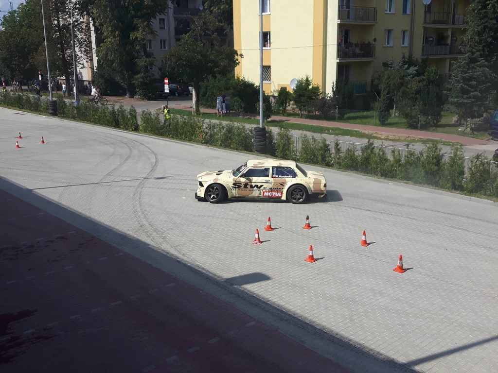 Legionowo: Parking wielopoziomowy po stronie os. Piaski już otwarty