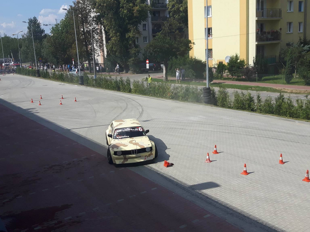 Legionowo: Parking wielopoziomowy po stronie os. Piaski już otwarty