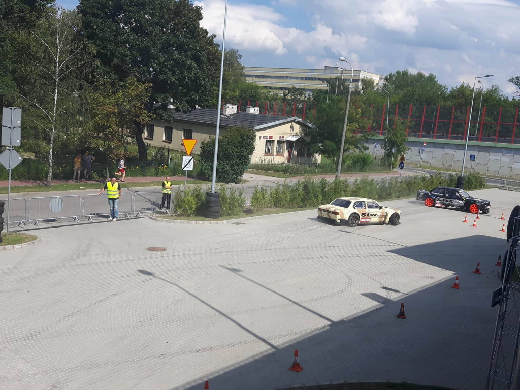 Legionowo: Parking wielopoziomowy po stronie os. Piaski już otwarty