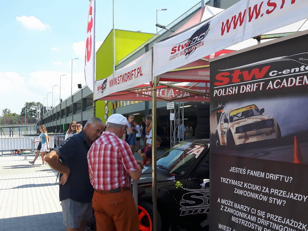 Legionowo: Parking wielopoziomowy po stronie os. Piaski już otwarty