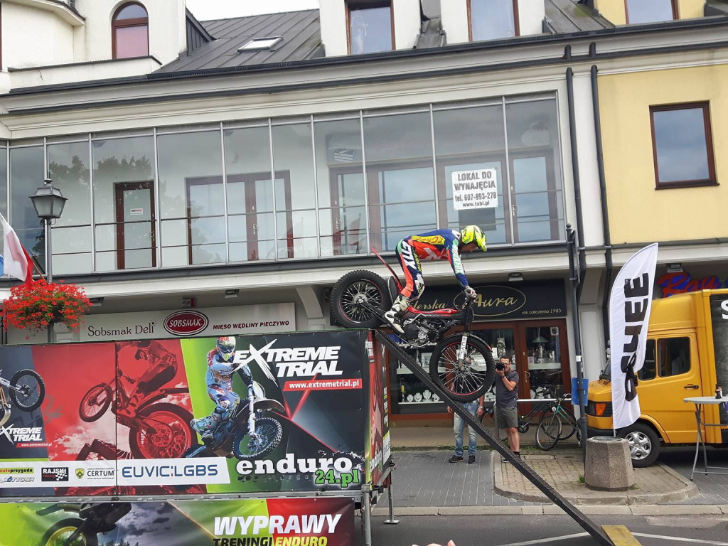 Legionowo: Muzyka i ryk silników na Rynku (galeria)