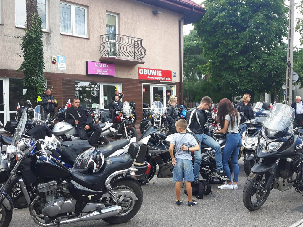 Legionowo: Muzyka i ryk silników na Rynku (galeria)