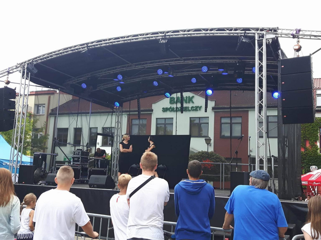 Legionowo: Muzyka i ryk silników na Rynku (galeria)