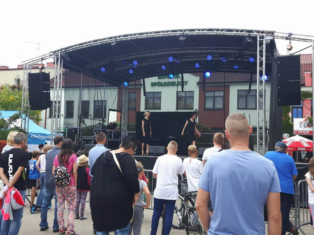 Legionowo: Muzyka i ryk silników na Rynku (galeria)