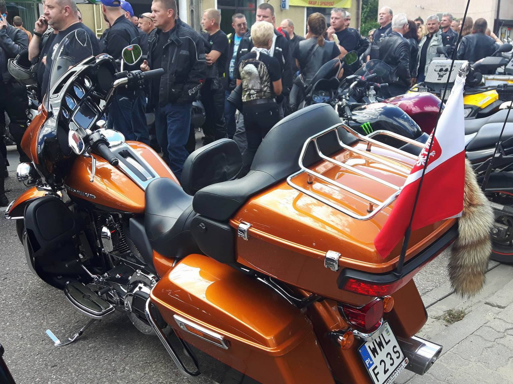Legionowo: Muzyka i ryk silników na Rynku (galeria)