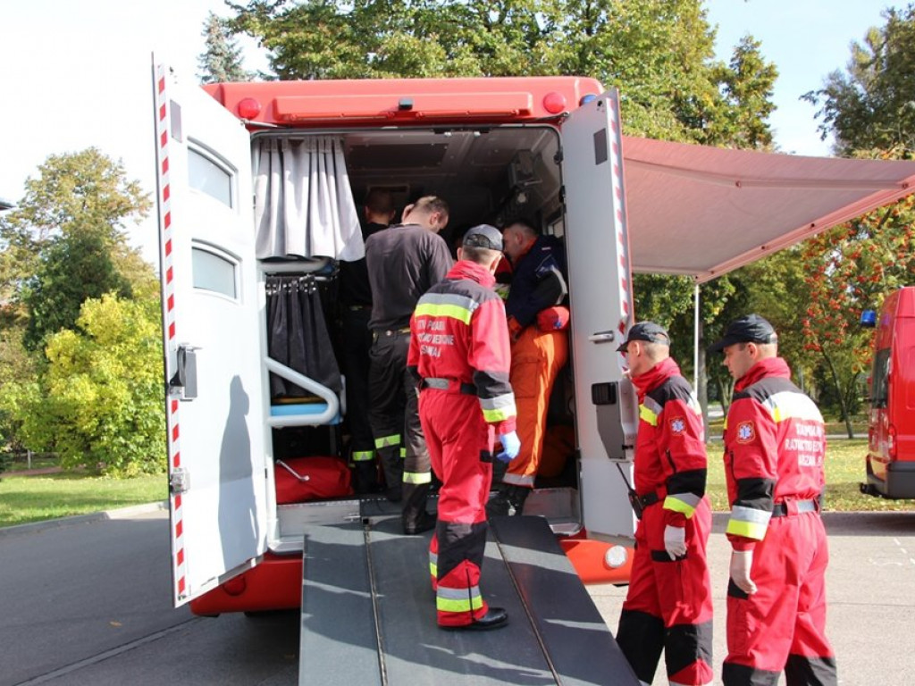 Zegrze: Ćwiczyli udzielanie pierwszej pomocy ofiarom wypadków. Widowiskowy pokaz w CSŁiI