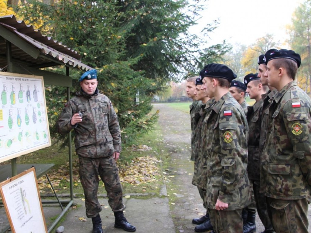 Zegrze: Żołnierze przeszkolili uczniów klas mundurowych