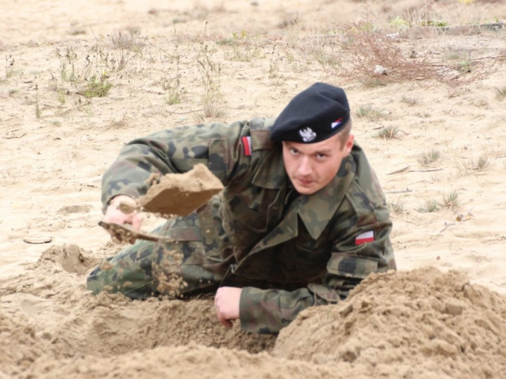 Zegrze: Żołnierze przeszkolili uczniów klas mundurowych
