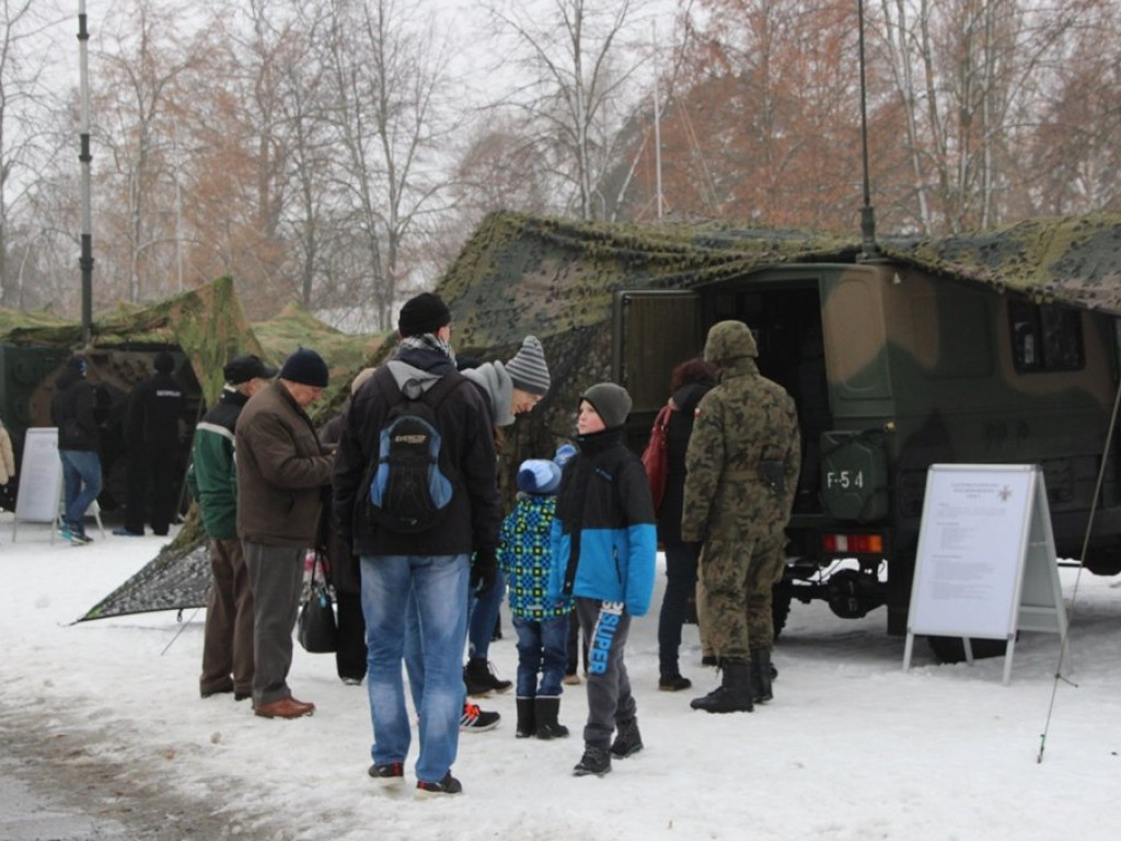 Zegrze: W piątek 156 żołnierzy CSŁiI złożyło uroczystą przysięgę wojskową (galeria)