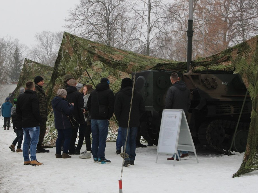 Zegrze: W piątek 156 żołnierzy CSŁiI złożyło uroczystą przysięgę wojskową (galeria)