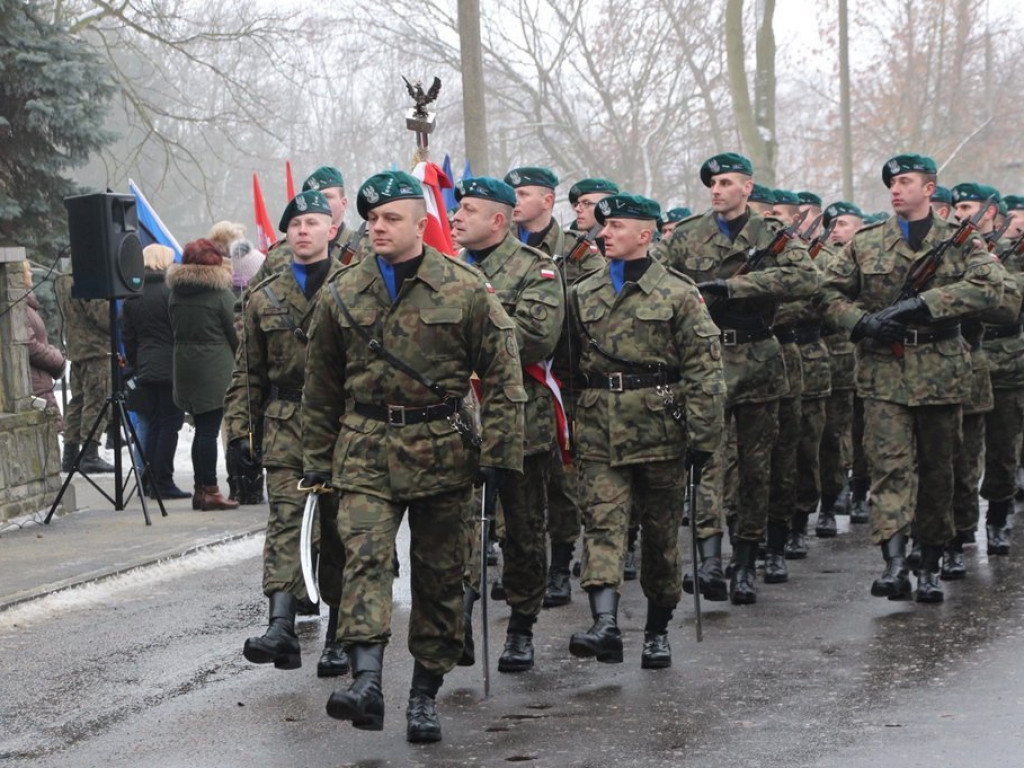 Zegrze: W piątek 156 żołnierzy CSŁiI złożyło uroczystą przysięgę wojskową (galeria)