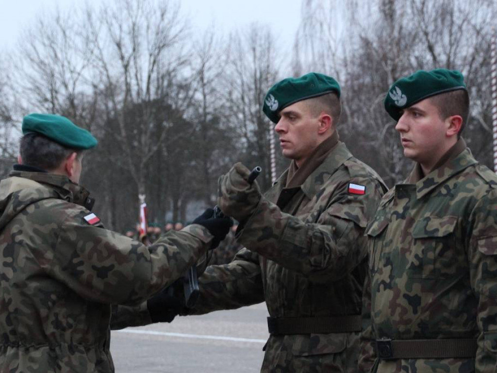 Zegrze: Uroczyste wręczenie broni i aktów mianowań w CSŁiI