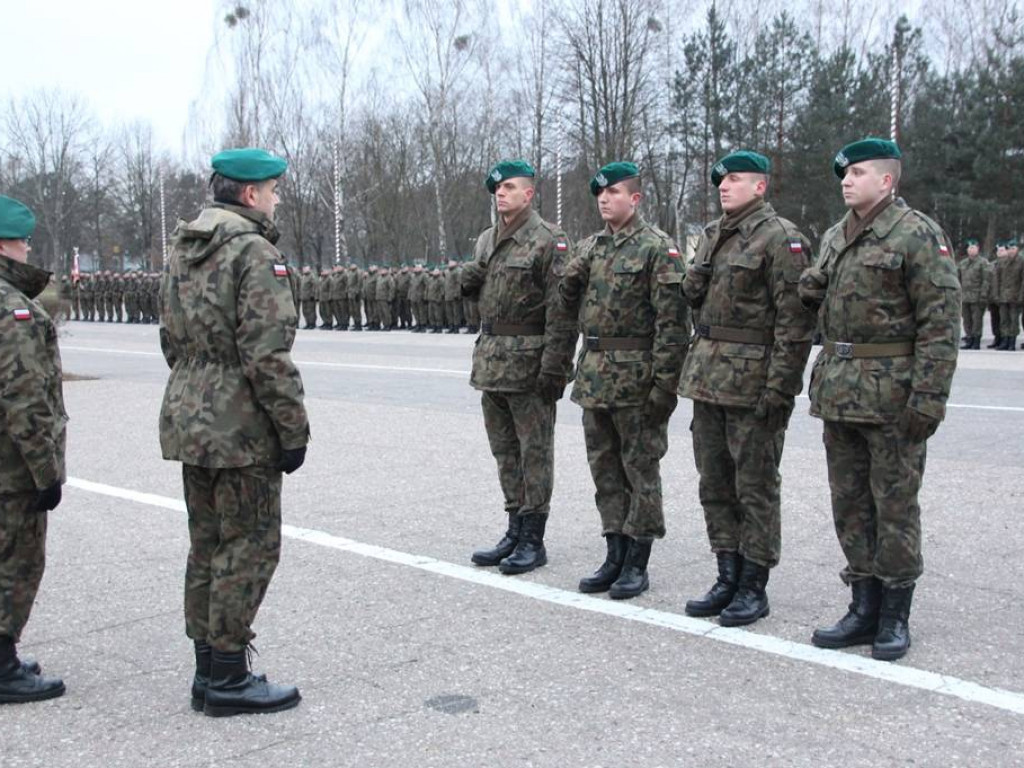 Zegrze: Uroczyste wręczenie broni i aktów mianowań w CSŁiI