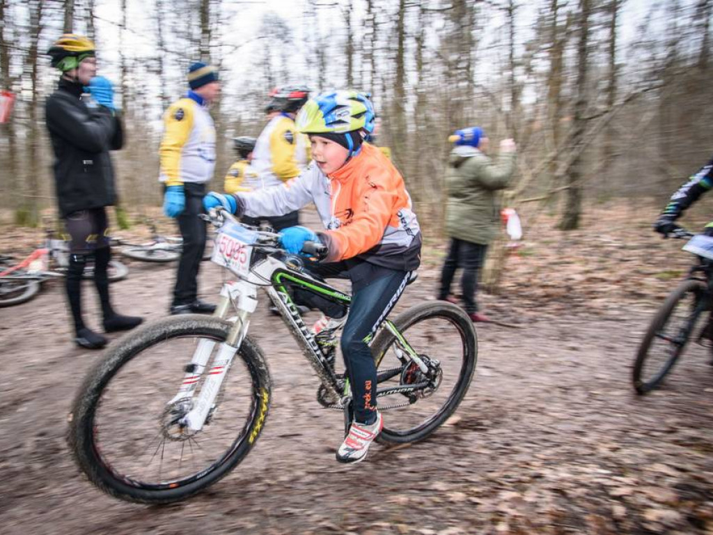 Pierwsze lody przełamane! Inauguracja kolarskiego sezonu w Jabłonnie (galeria)