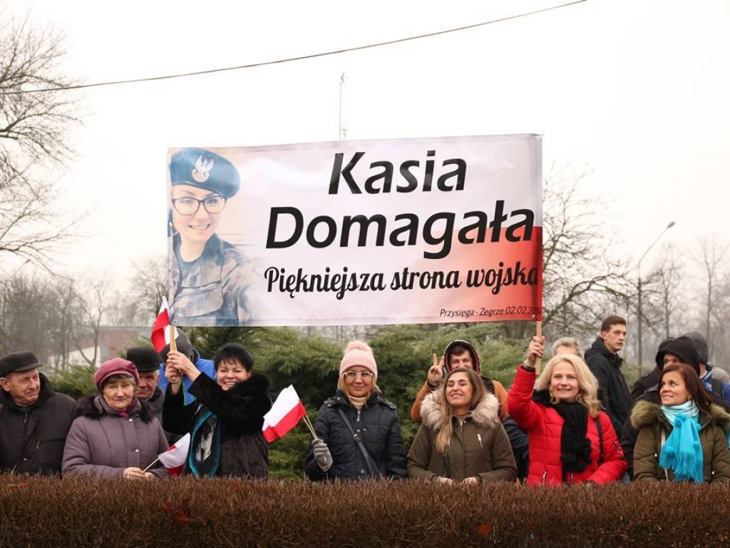 Ślubowali wierność Ojczyźnie. Złożyli przysięgę na sztandar zegrzyńskiego Centrum