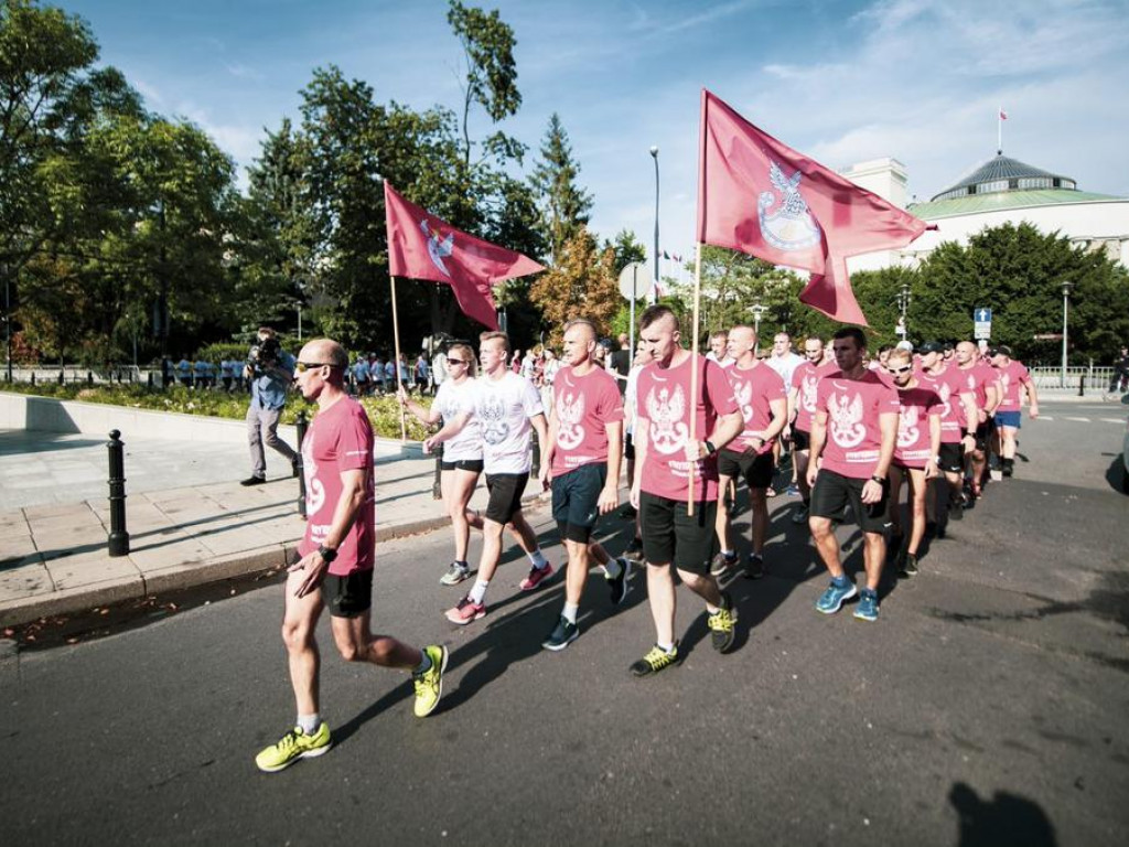 Region: Żołnierze WOT pobiegli dla Niepodległej (galeria)
