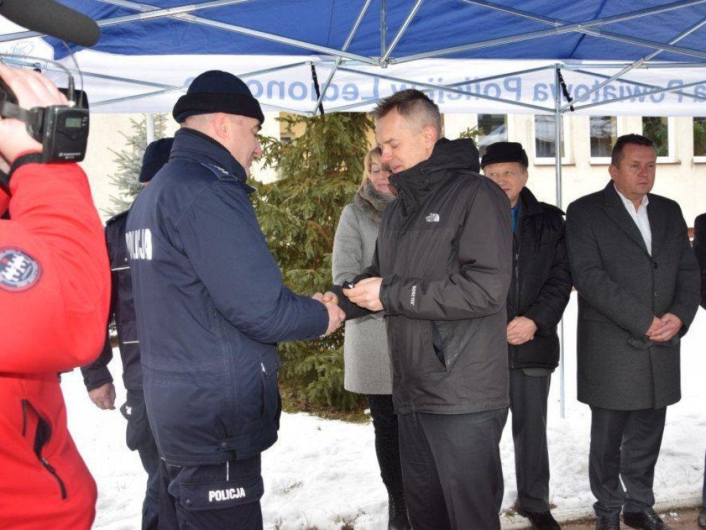 Legionowski: Policja dostała cztery nowe radiowozy (galeria)
