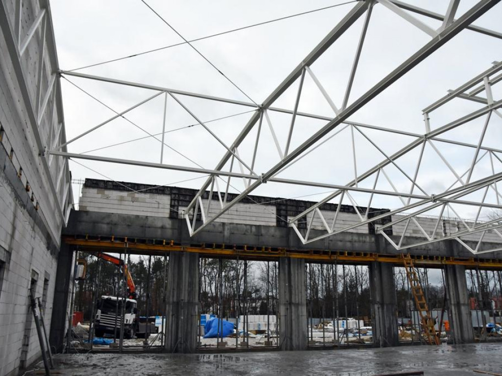Legionowo: Nowa strażnica pnie się do góry