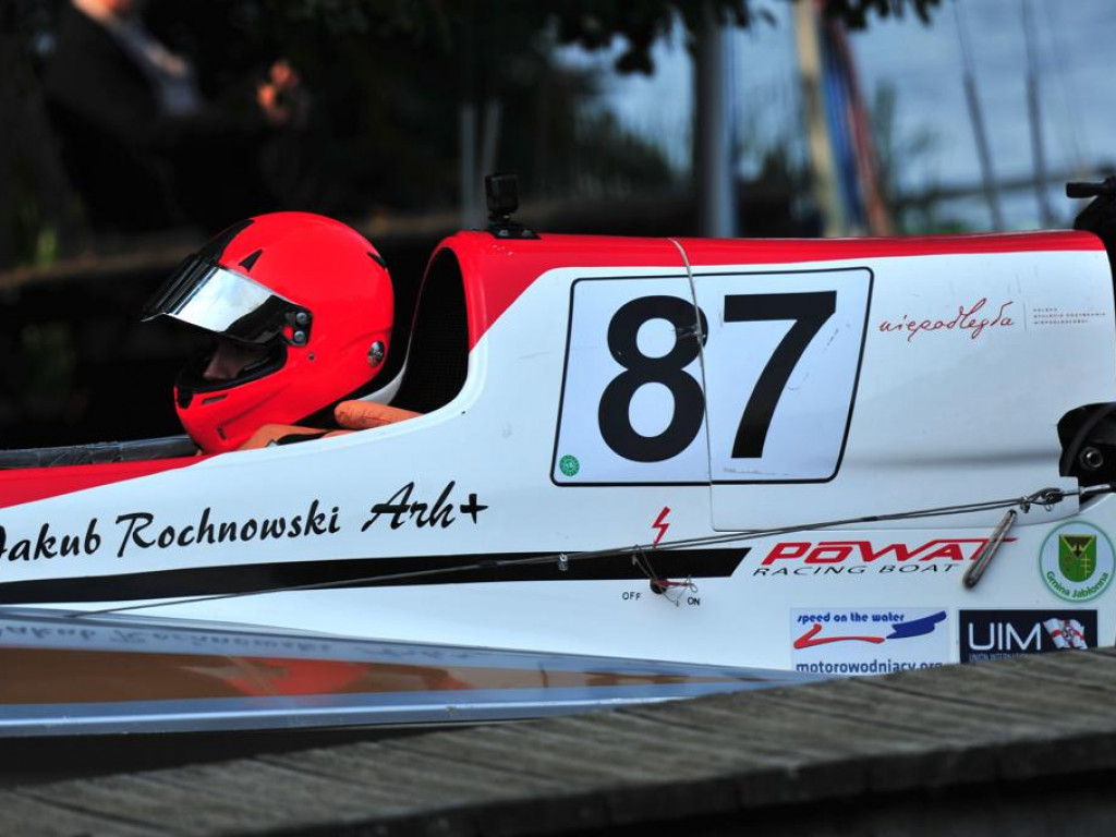 Motorowodniak z Chotomowa znów na podium. Udany start Rochnowskiego w eliminacjach Mistrzostw Polski