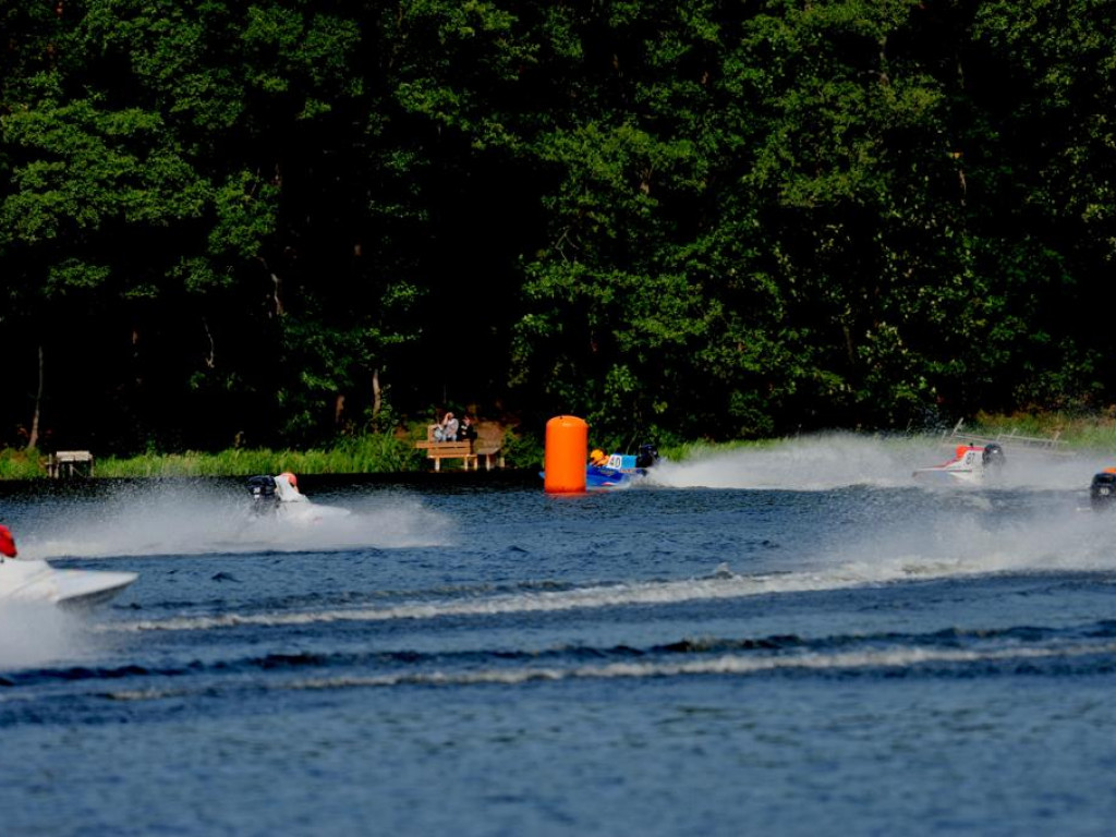 Motorowodniak z Chotomowa znów na podium. Udany start Rochnowskiego w eliminacjach Mistrzostw Polski