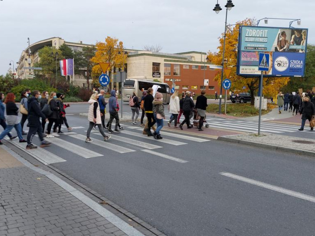 Legionowo: Kolejny dzień protestów przeciwko orzeczeniu Trybunału Przyłębskiej