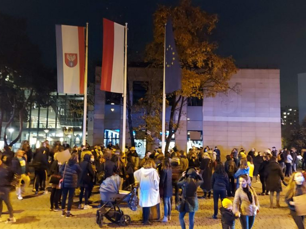 Legionowo: Kolejny dzień protestów przeciwko orzeczeniu Trybunału Przyłębskiej
