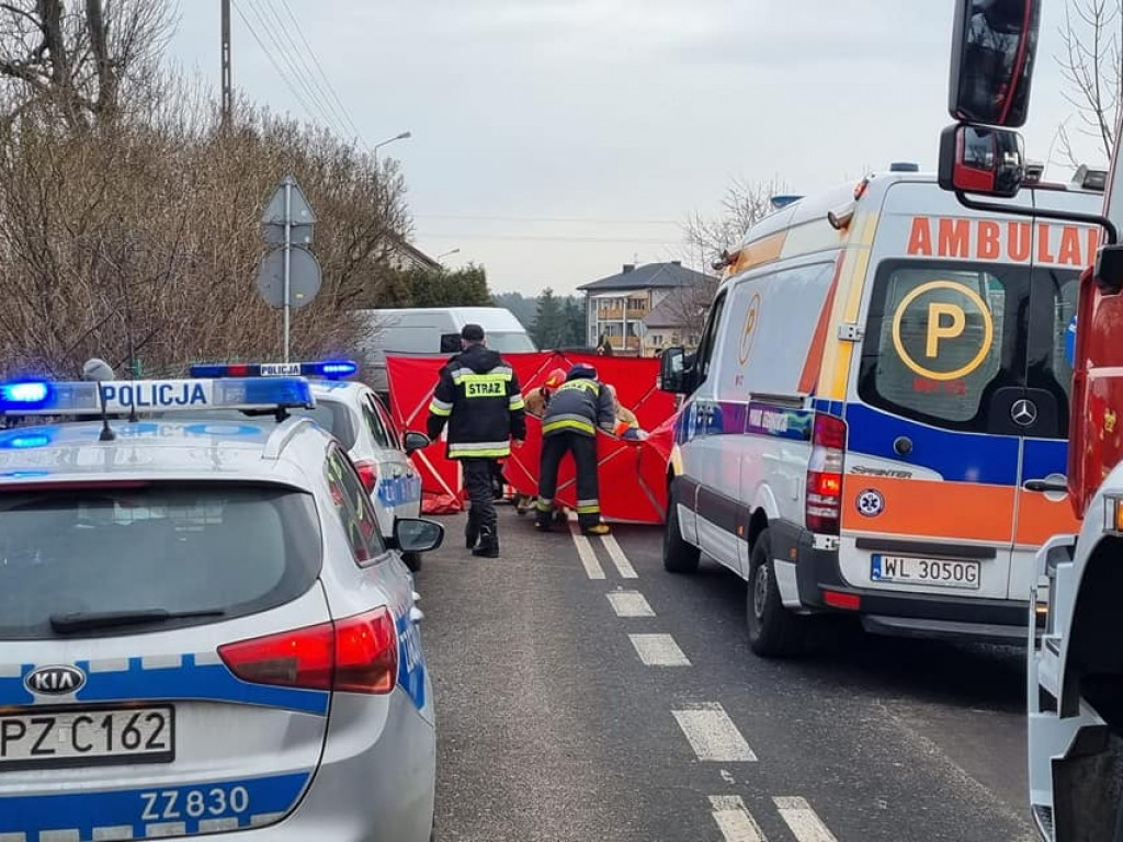 Skuterem uderzył w tył ciężarówki