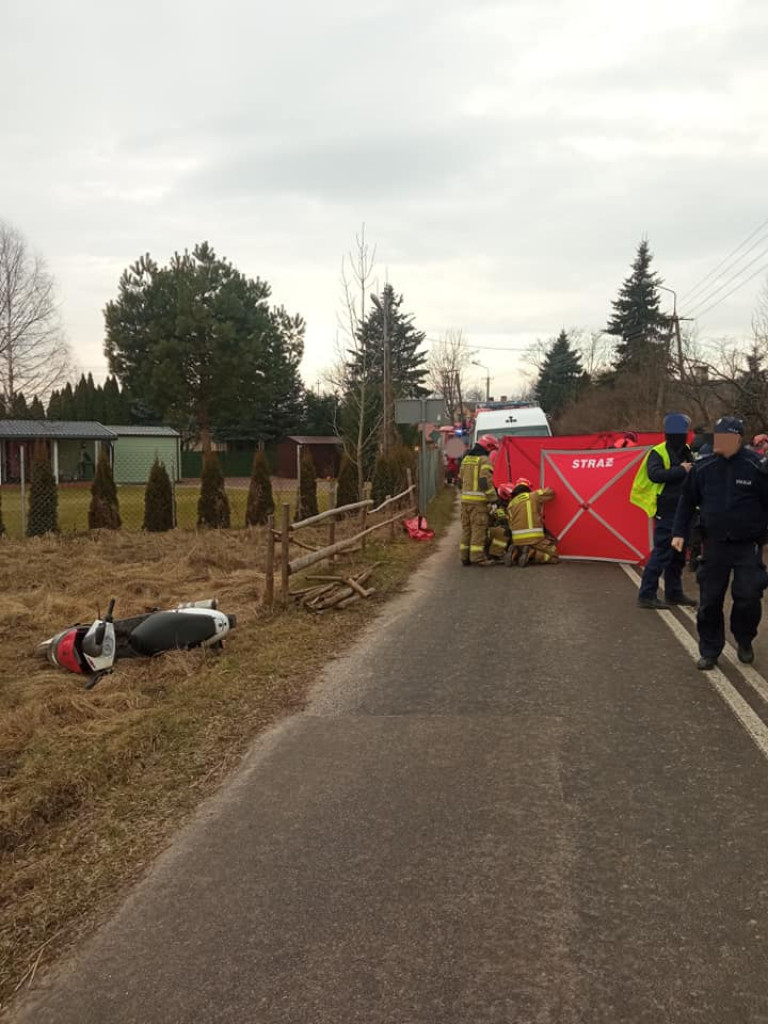 Skuterem uderzył w tył ciężarówki