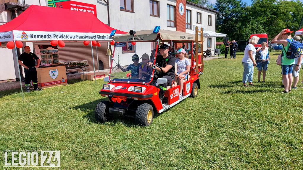 Strażacki piknik dla dzieci w bazie LWOPR-u