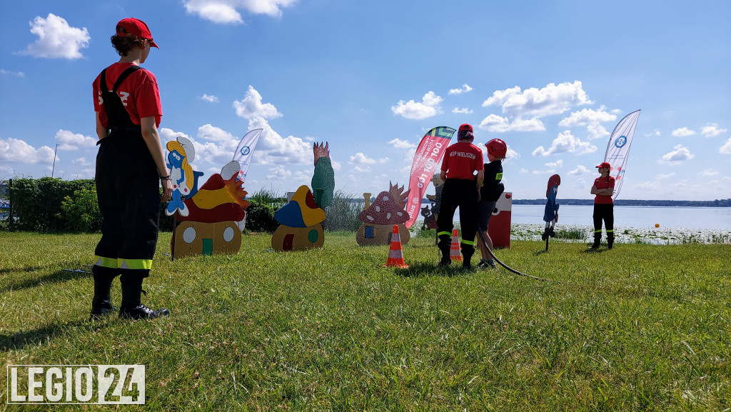 Strażacki piknik dla dzieci w bazie LWOPR-u