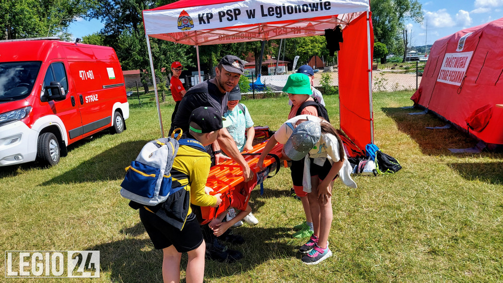 Strażacki piknik dla dzieci w bazie LWOPR-u