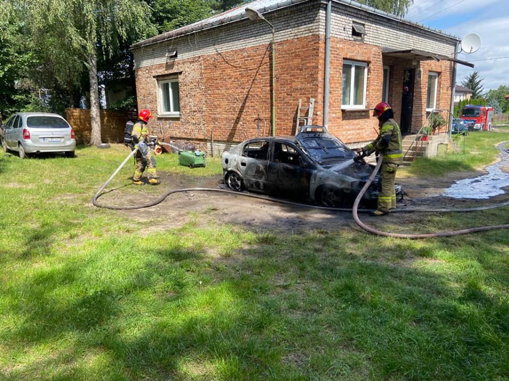 Jabłonna: Auto spłonęło doszczętnie