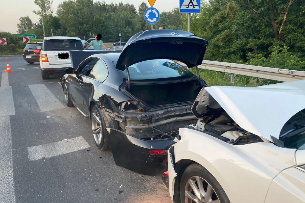 Kolizja przed rondem w Zegrzu Południowym